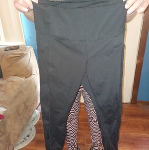 Black yoga style pants. Size large.